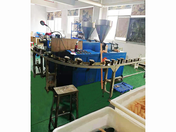 硅胶娃娃挤出机