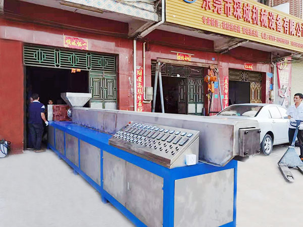 广州娃娃挤出机