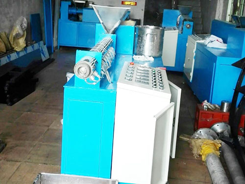 硅胶挤出机 硅胶挤出机